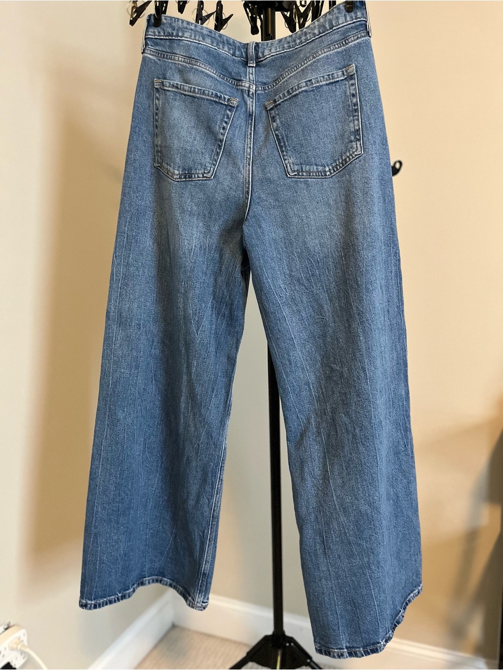 Old Navy Extra High-Rise Super Wide Leg Women’s Jeans - Picture 9 of 13